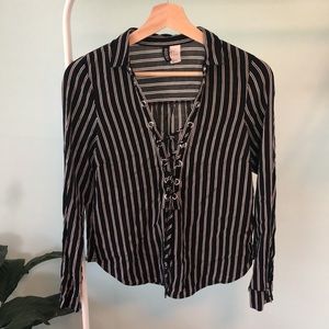 H&M Divided Stripped Blouse with Tie up neckline women’s size 2